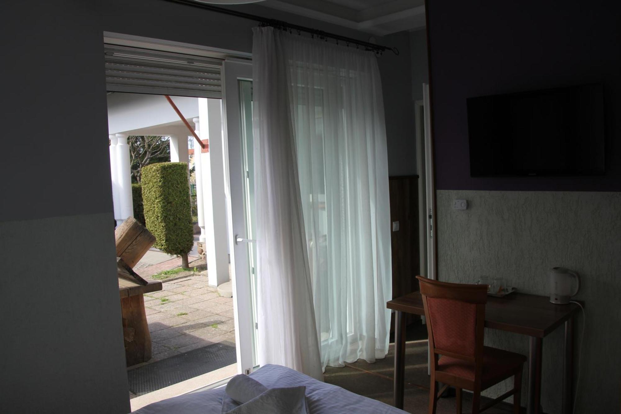 Pensjonacik Elmi Hotel Gizycko Exterior photo